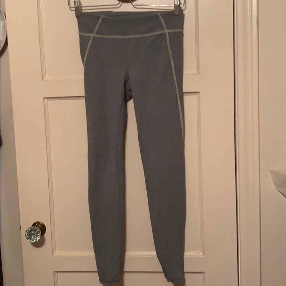 GAP FIT YOGA GRAY PANTS / TIGHTS  SZ SMALL
